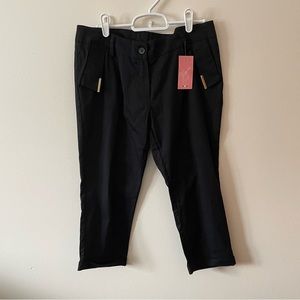 Vittoria Moda Black Capri Pants